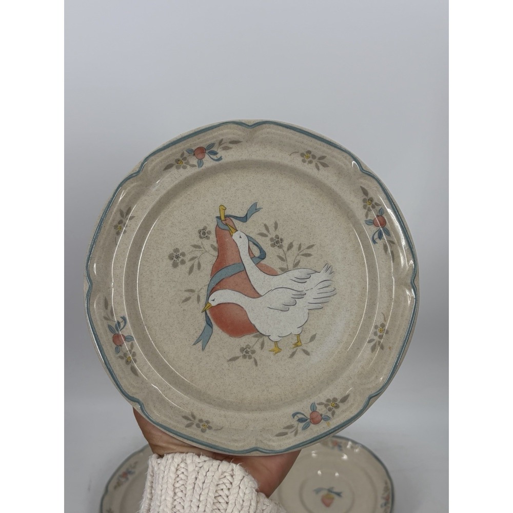 Vintage International China Marmalade Geese Strawberry Stoneware Plates Set of 6 - Picture 2 of 6